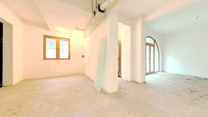 麓山国际圣芭芭拉二手房实景图