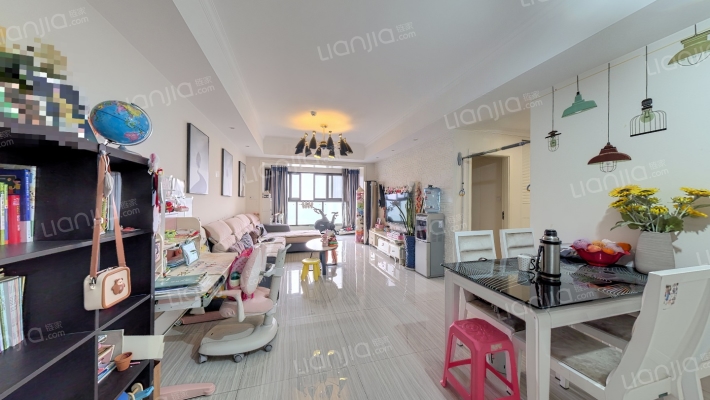 中德英伦联邦C区二手房实景图