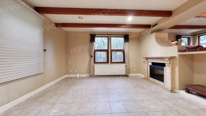 麓山国际逸翠谷二手房实景图