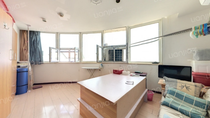 鸿霖大厦二手房实景图