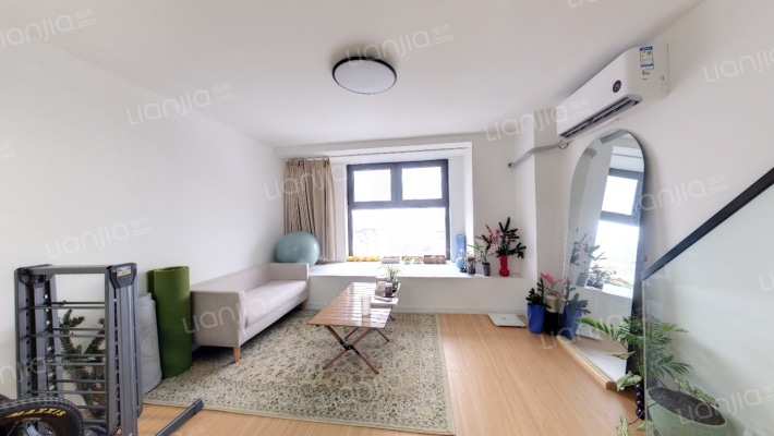 万科星空二手房实景图