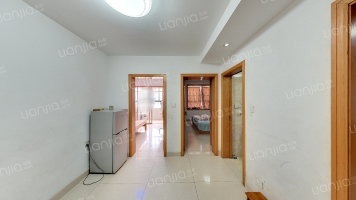 卫星花园二手房实景图