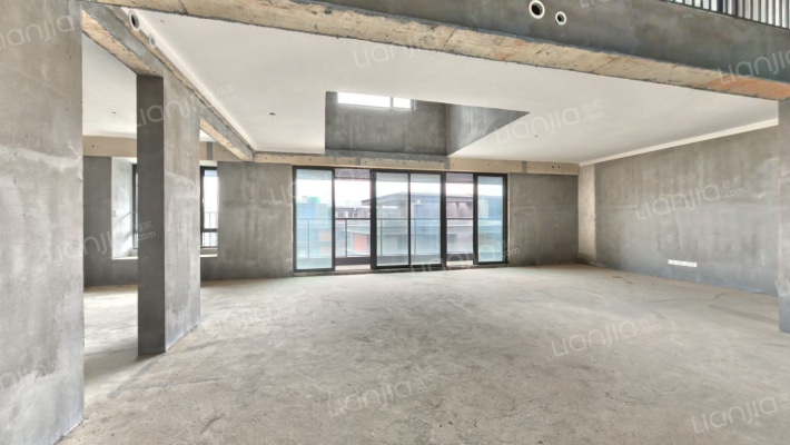 金地湖山樾二手房实景图