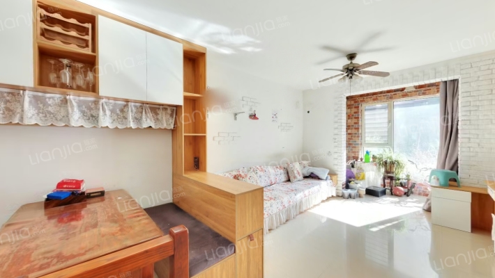 颐景蓝湾二手房实景图