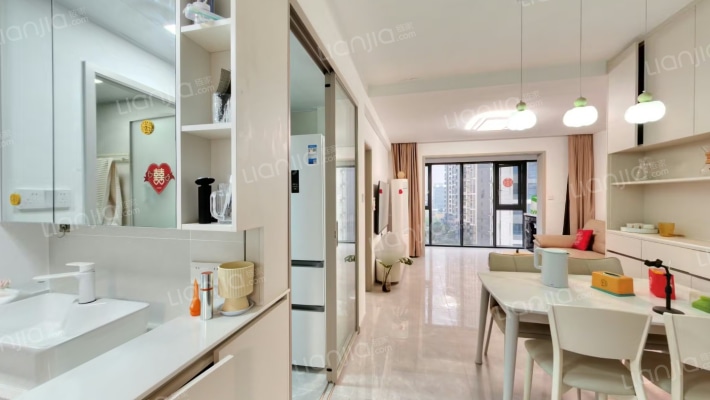 惠风同庆花园蜜糖镇二手房实景图