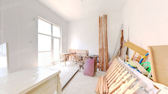 中旅蓝爵二手房实景图