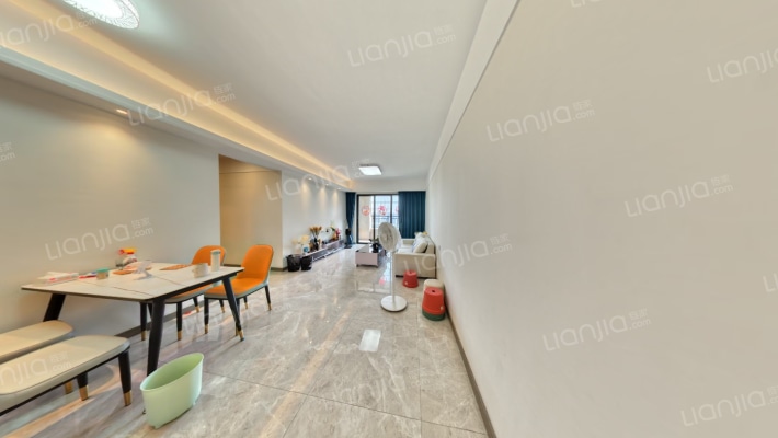 翡翠西江二手房实景图