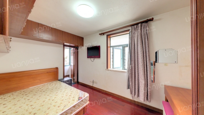 新闸路1730弄二手房实景图