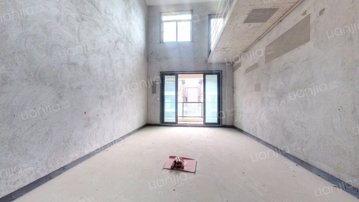 海兰云天湖山壹号二手房实景图