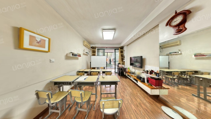 世欧彼岸城C区二手房实景图