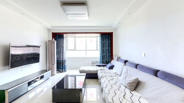 南北通透户型 采光好、视野好 ，税费低，交通便利.-客厅