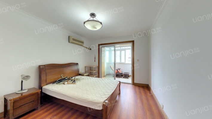 新亚公寓二手房实景图