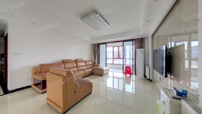 绿地悦城E区二手房实景图