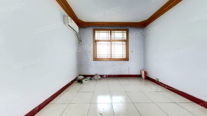 鸿源小区南区二手房实景图