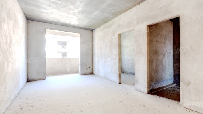 城市之间二手房实景图