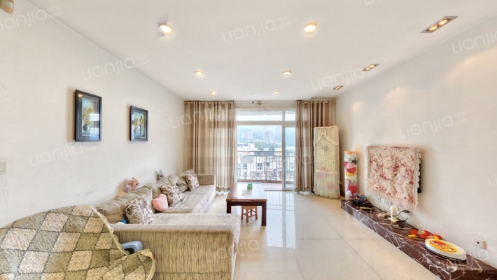 晋愉绿岛二手房实景图