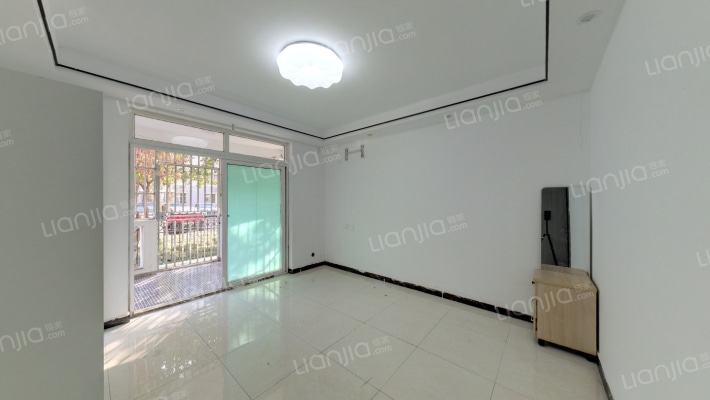 卫春三街坊二手房实景图