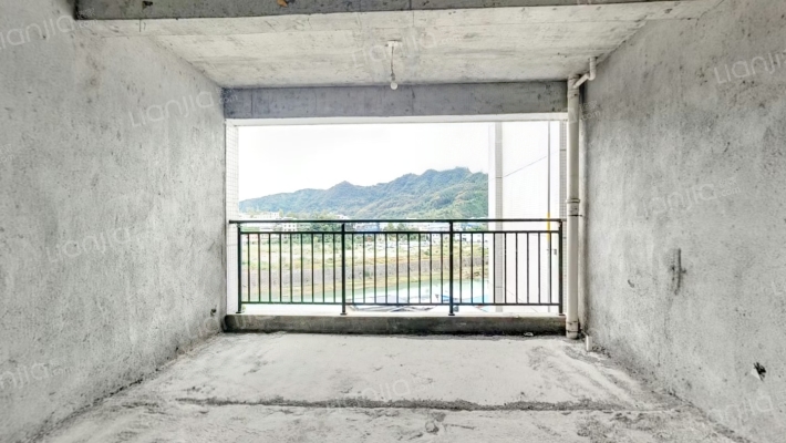 山水豪庭二手房实景图