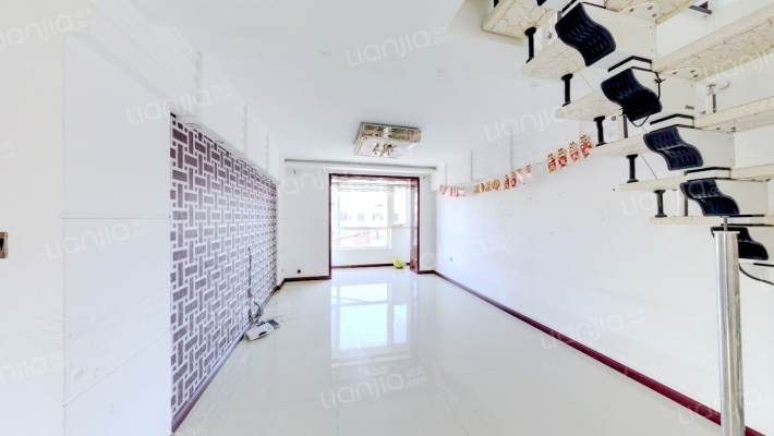 溪畔人家二手房实景图