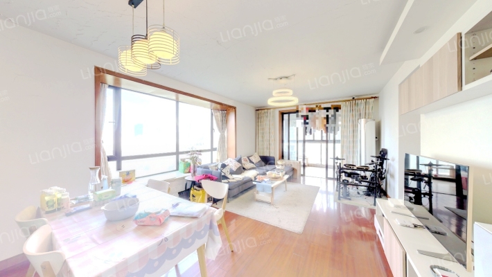 临江豪园二手房实景图