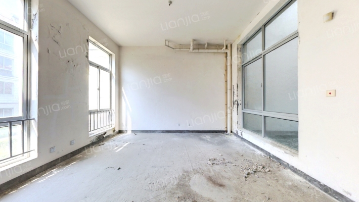 大众湖滨雅园二手房实景图