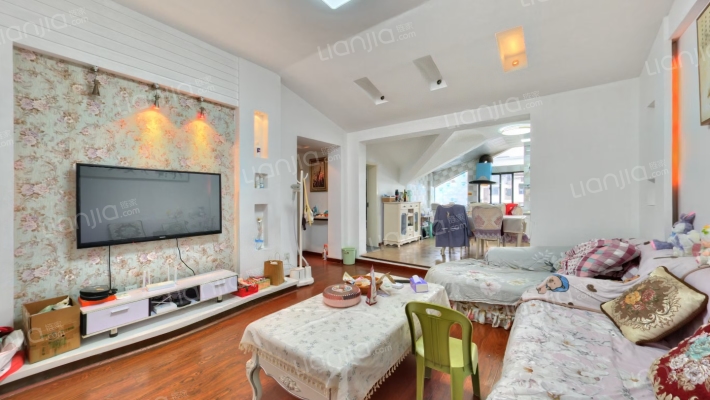 蓝郡新界二手房实景图