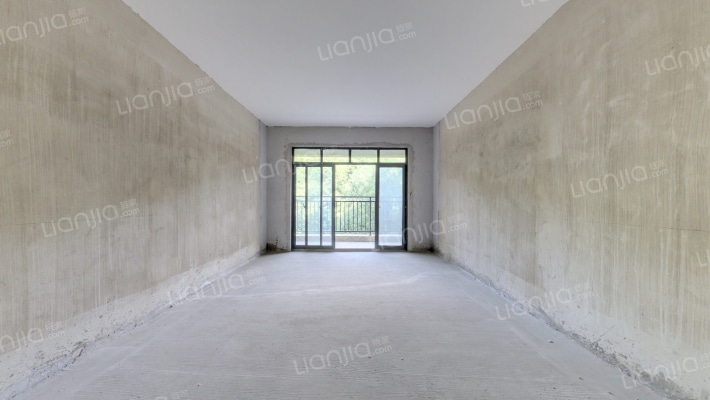 渔龙半湾C区二手房实景图