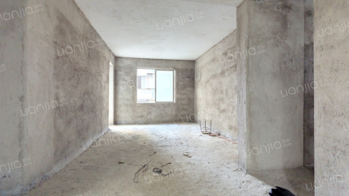 龙苑路金龙苑二手房实景图