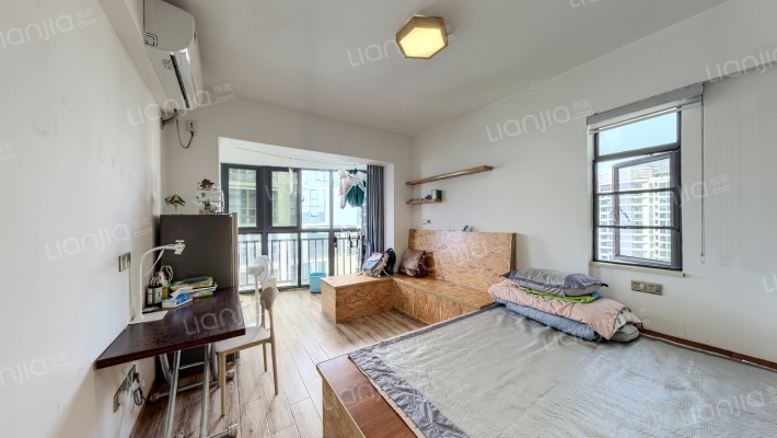 美丽沙·蓝色海岸二手房实景图