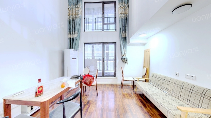 万科金融港二手房实景图