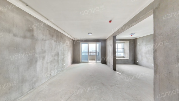 新兴岚湾三期东区二手房实景图