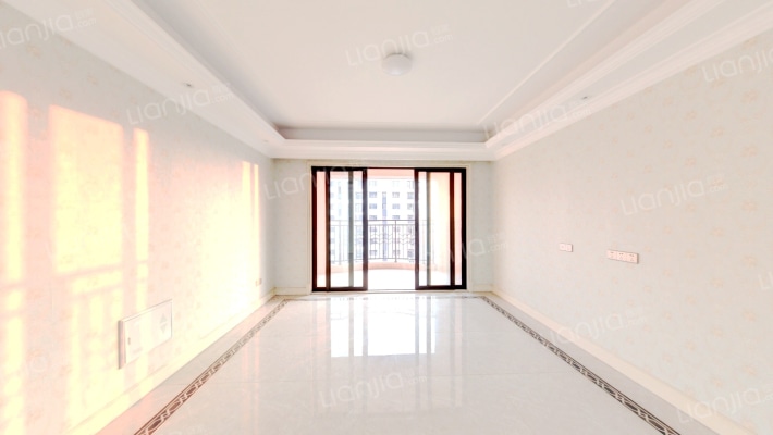 中海铂樾府二手房实景图