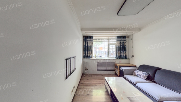 长虹厂家属院二手房实景图