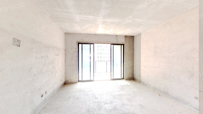 裕田奥莱小镇二手房实景图