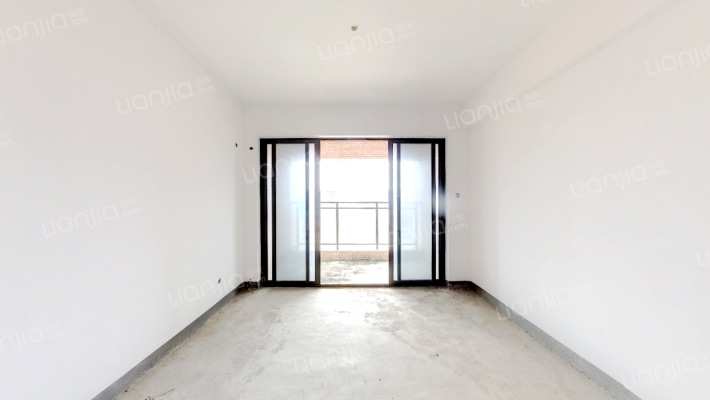 俪宝龙马花园二手房实景图