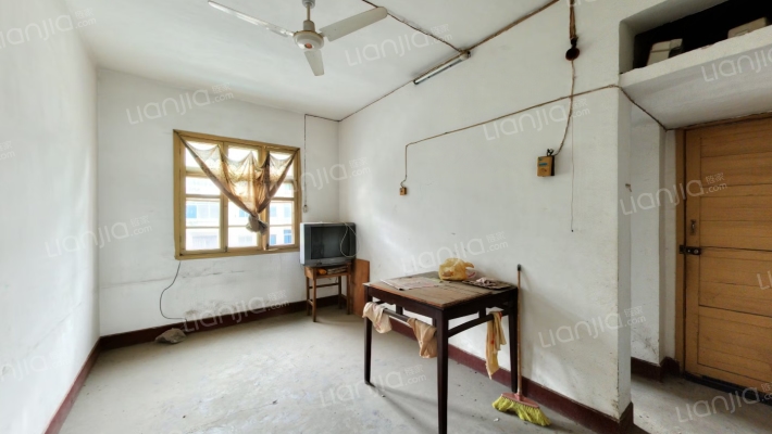 站前佳苑(南区)二手房实景图