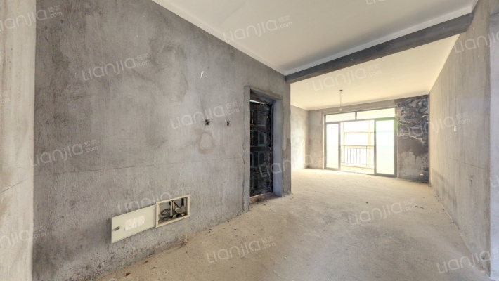 博泰魏玛峰尚二期二手房实景图