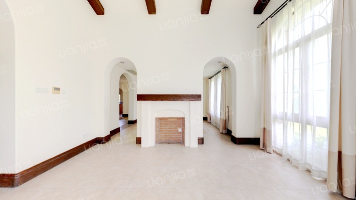 万科兰乔圣菲二手房实景图