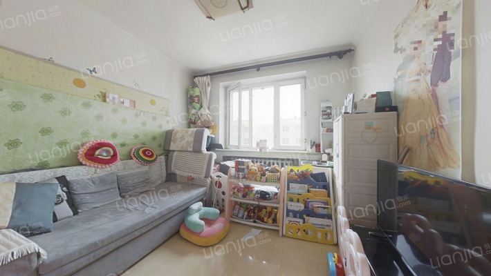 保障华庭小区二手房实景图