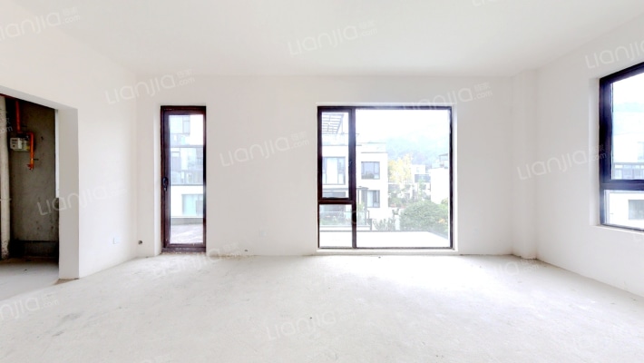 郡源山外山二手房实景图