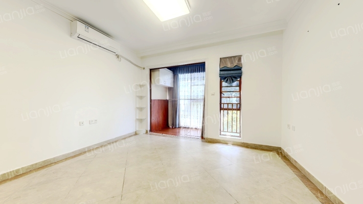 万科兰乔圣菲二手房实景图