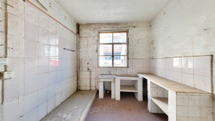 菀坪社区二手房实景图