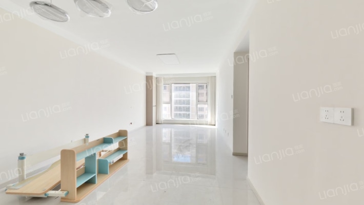 中欧国际城滨江悦二手房实景图