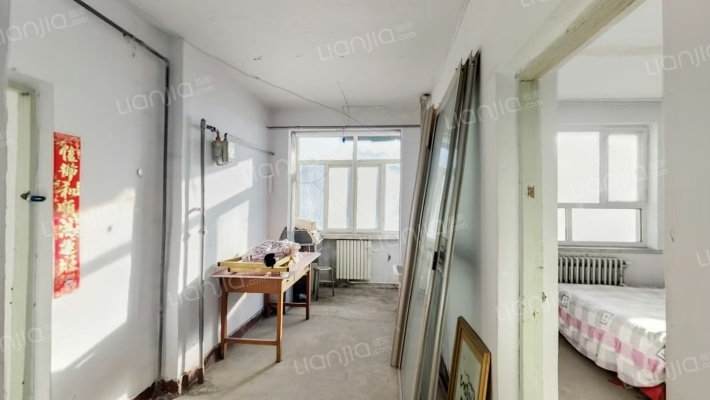 生产资料家属楼二手房实景图