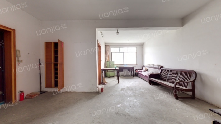 卫生局宿舍二手房实景图