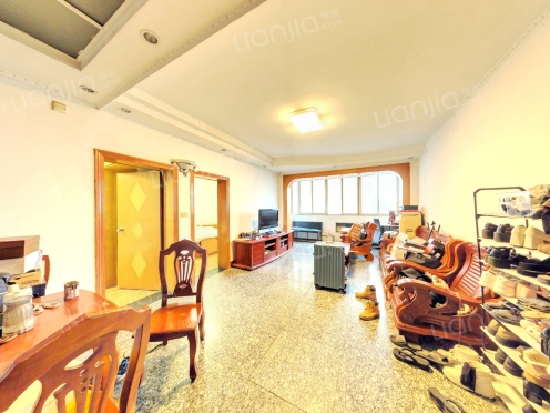 整租·健康路(渝中) 3室1厅 东/东南/南