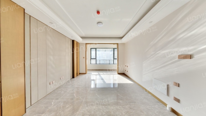 绿地IFC中央公馆B1-1区二手房实景图