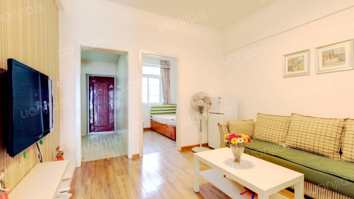 青城24院二手房实景图