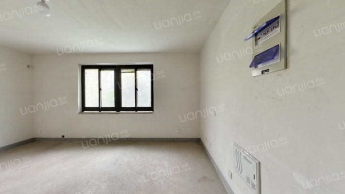 世伦佳苑二手房实景图