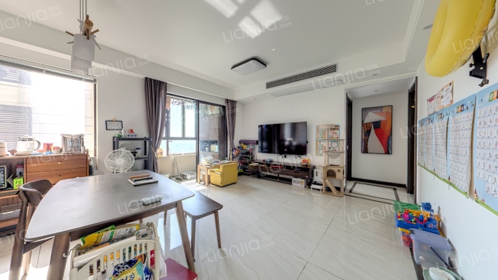 万科翡翠江望二手房实景图